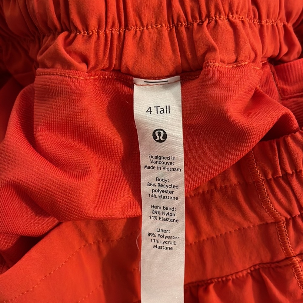 Lululemon Hotty Hot Shorts - Picture 3 of 3